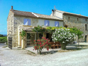 Maison de 3 chambres avec piscine partagee jardin clos et wifi a Saint Victor la Coste, Saint-Victor-La-Coste